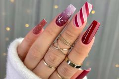 Червоний новорічний дизайн нігтів для дівчат