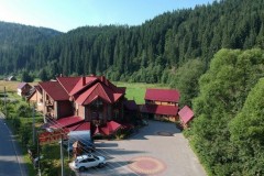 Літній відпочинок у готелі «Гірський Прутець» у Буковелі