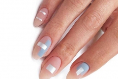 Нежный дизайн на прозрачные ногти для женщин