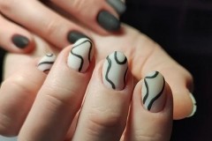 Дизайн ногтей с линиями для девушек на осень 2022