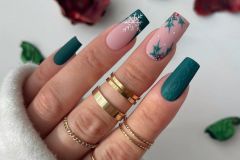 Красивий дизайн нігтів на Новий рік для дівчат