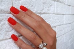 Красный матовый дизайн ногтей для девушек