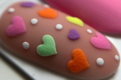 Об’ємний дизайн нігтів на День всіх закоханих для дівчаток