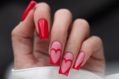 red-manicure