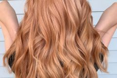 Персиковий блонд – виглядає свіжо та легко, ідеально підходить дівчатам із теплим тоном шкіри