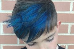 Тонирование волос для мальчиков в синий цвет