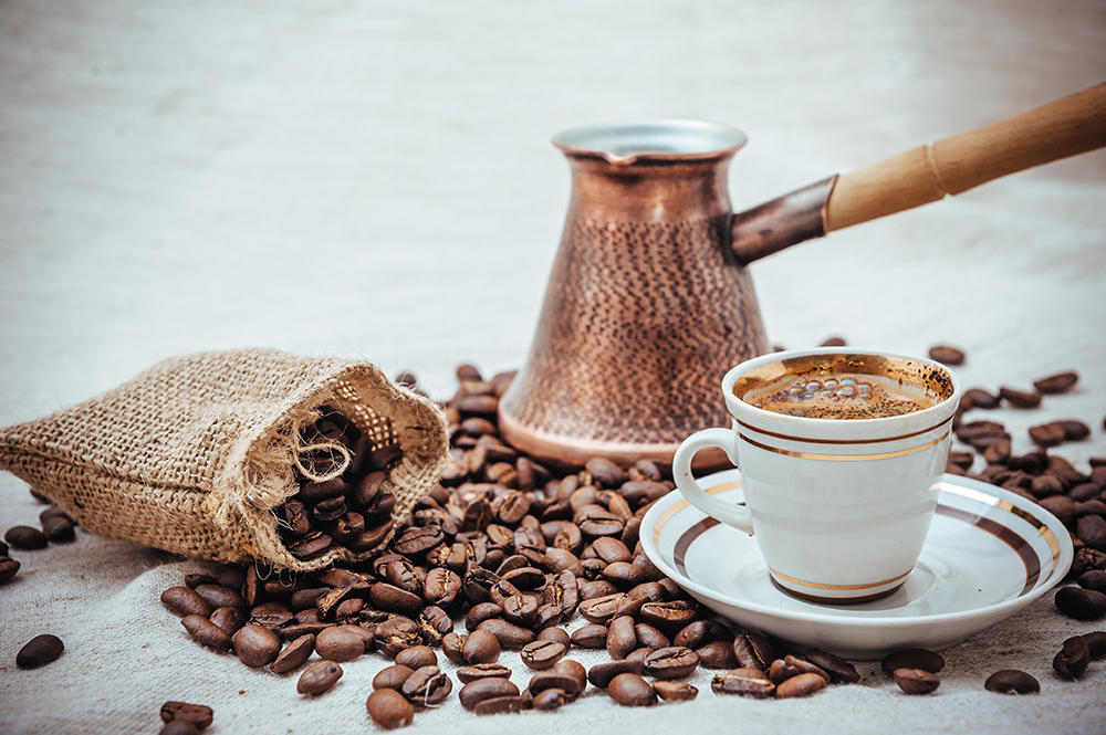 Правильний спосіб варити мелену каву в турці: важливі етапи і секрети