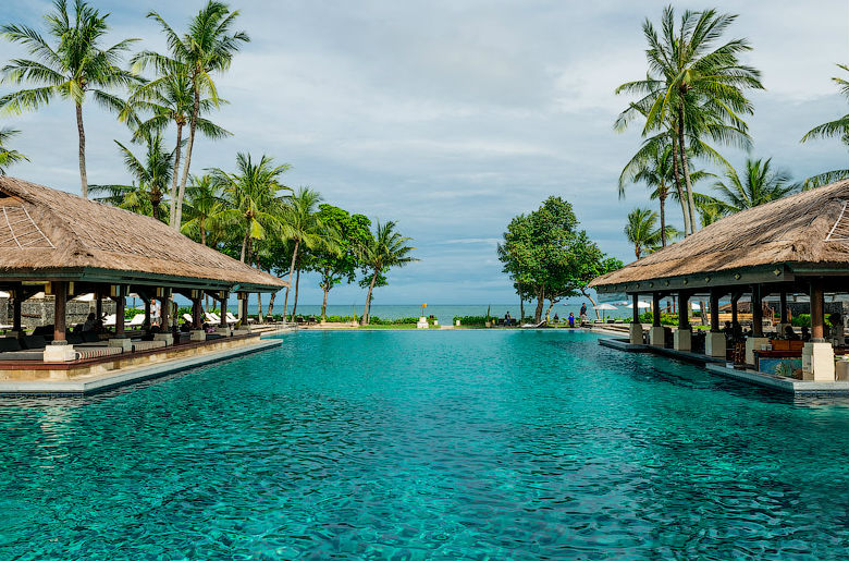 Отель InterContinental Bali Resort в Джимбаране.