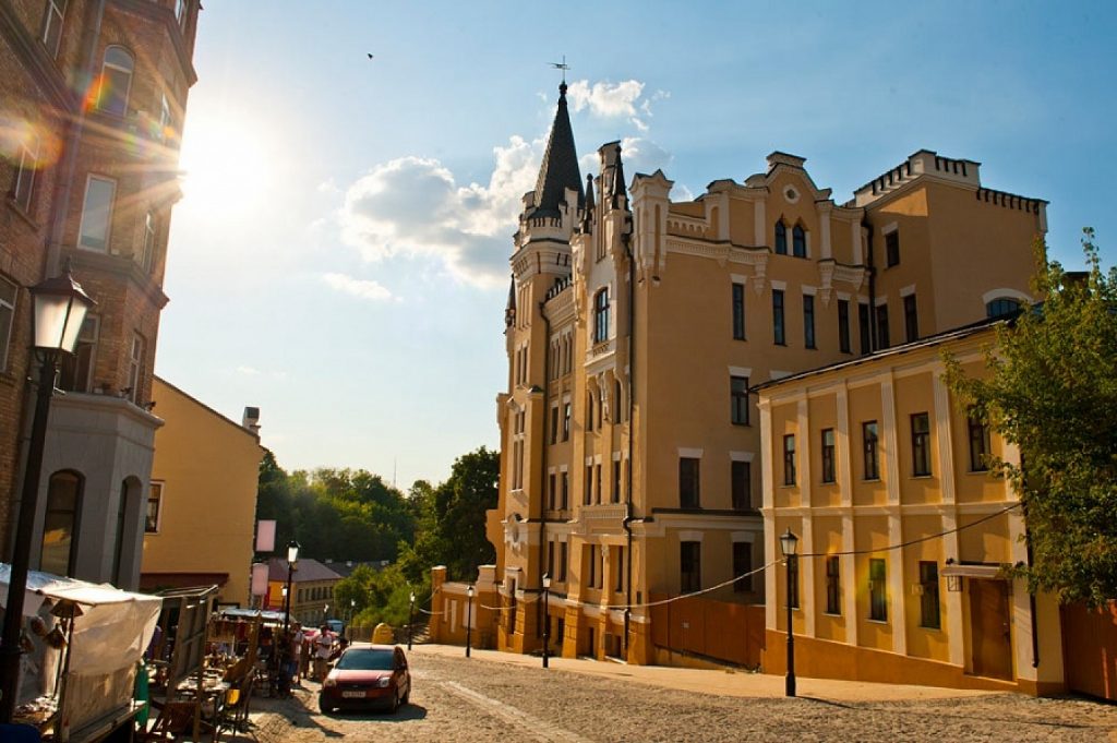 Вид на замок Ричарда Львиное Сердце