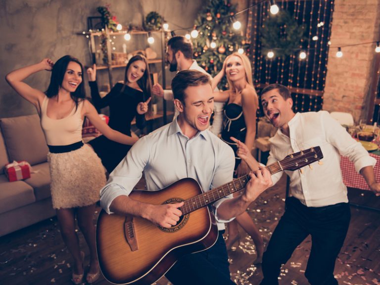 КАК ВСТРЕТИТЬ НОВЫЙ ГОД необычные идеи как отметить и