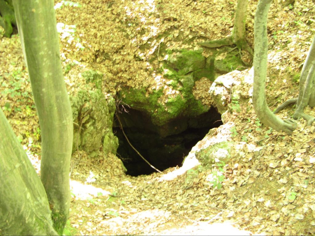 Карстовая пещера «Дружба»