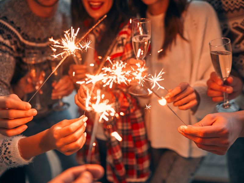 ЯК ЗУСТРІТИ НОВИЙ РІК - незвичайні ідеї як відзначити і провести Новий рік 2020 вдома або з друзями