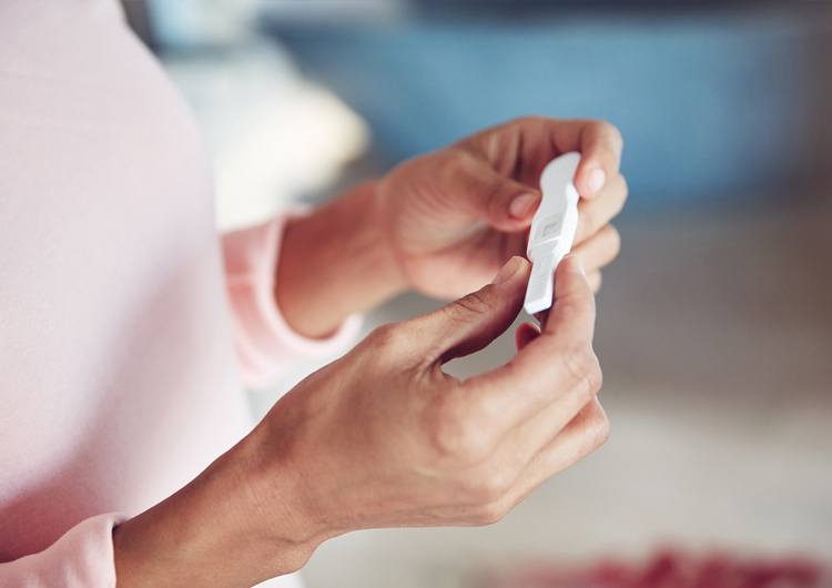 На первом триместре беременности активной половой жизни может мешать токсикоз