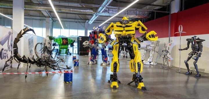 Выставка роботов-трансформеров