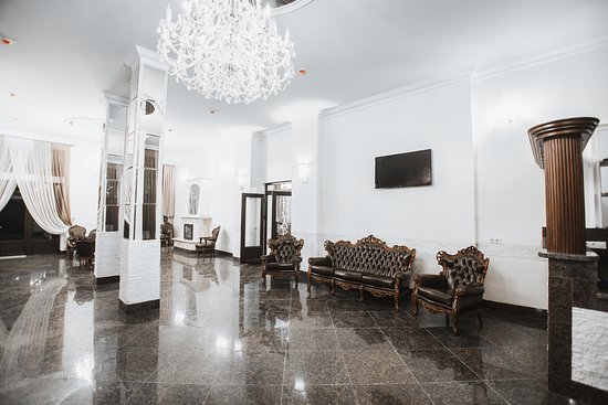 Хол готелю «Mardan Palace SPA Resort» в Буковелі