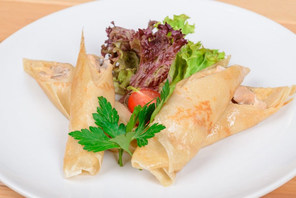 Блинчики с курицей и грибами