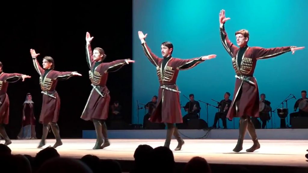 От грациозных танцоров ансамбля «Сухишвили» невозможно оторвать взгляд 