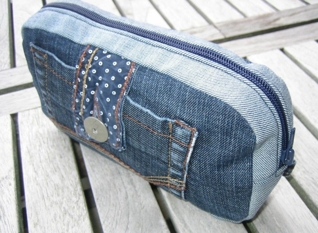 Пенал из джинса – красиво и практично