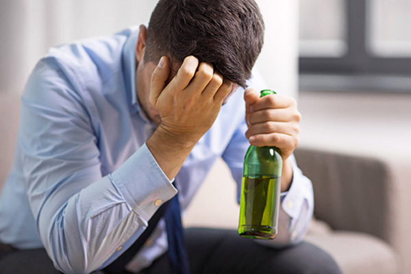 Алкоголь может быть причиной икоты