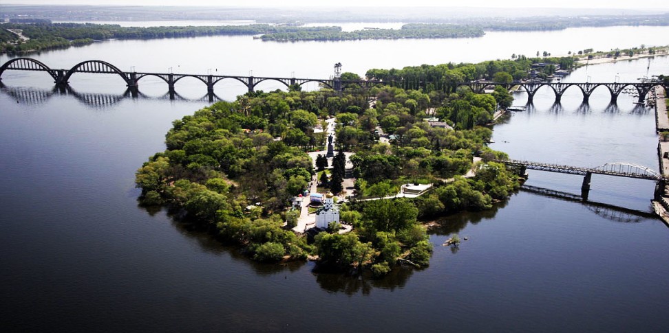 Монастирський острів