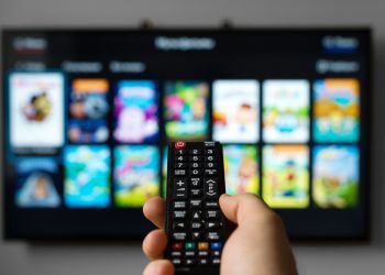 Как смотреть ТВ и фильмы через интернет на телевизоре