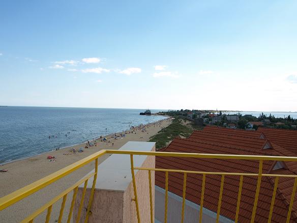Пляж біля станції Морська