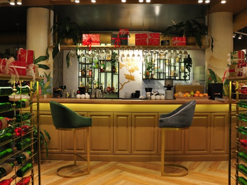 Стильный интерьер «Public cafe» в центре Киева