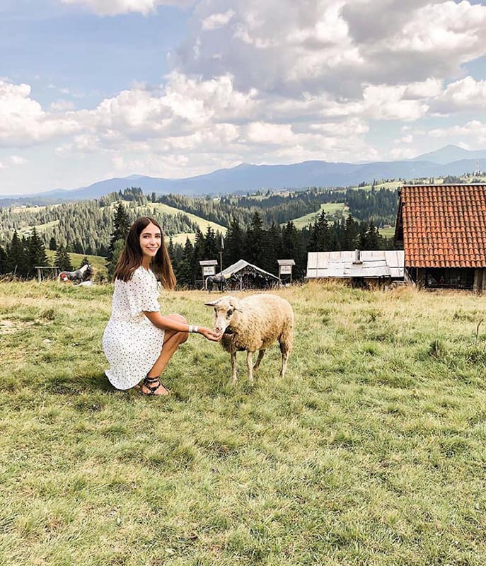 Парк розваг «Перці» в околицях Буковеля: «А фоточку з овечкою на пам'ять?»