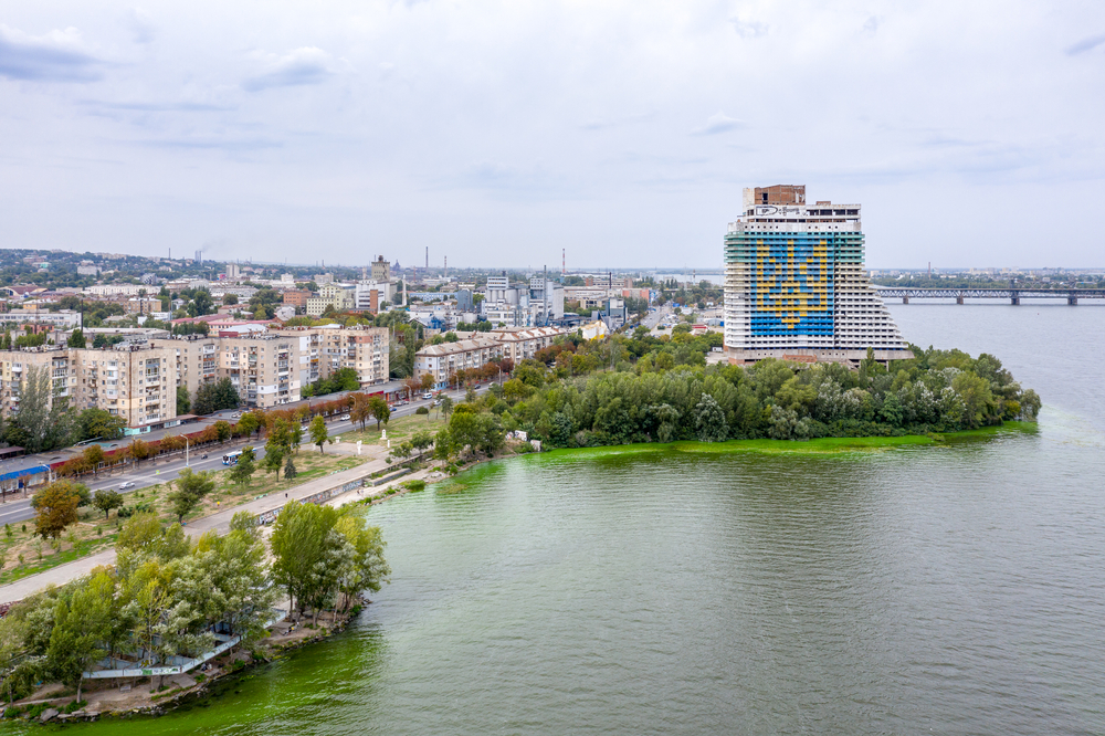 «Парус» – 32-этажный недостроенный небоскреб с «советскими корнями»