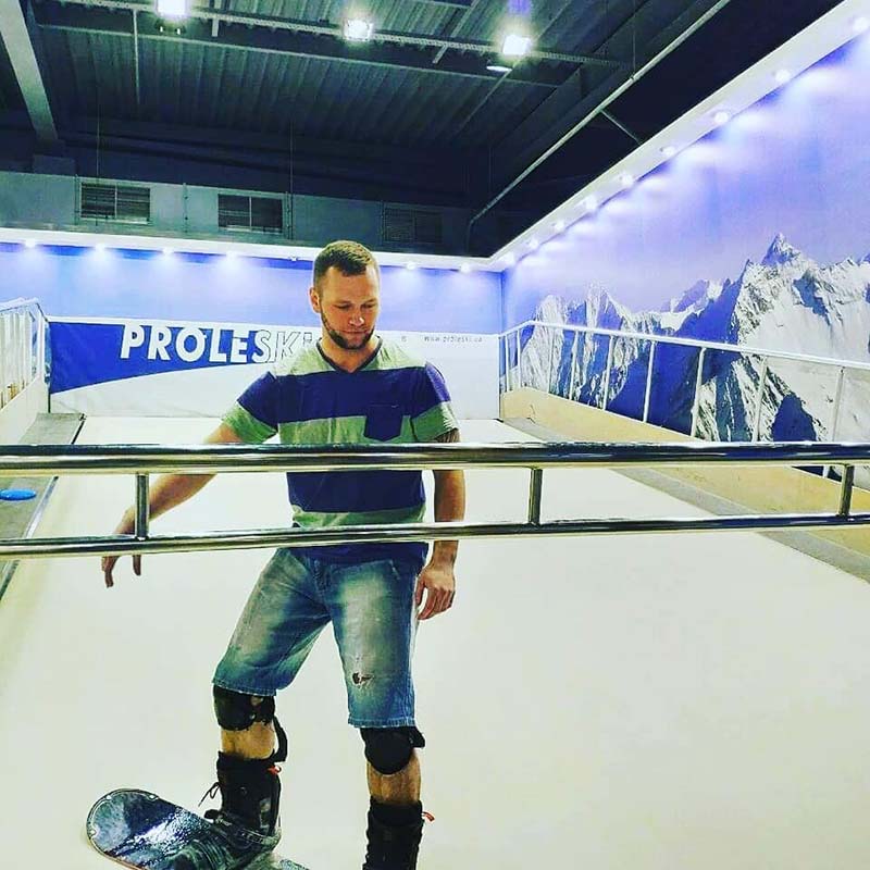 Любители лыж и сноуборда могут кататься круглый год