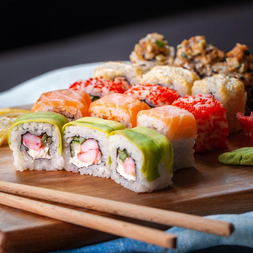 Вибирайте з різноманіття страв в меню на сайті «Sushi Room»