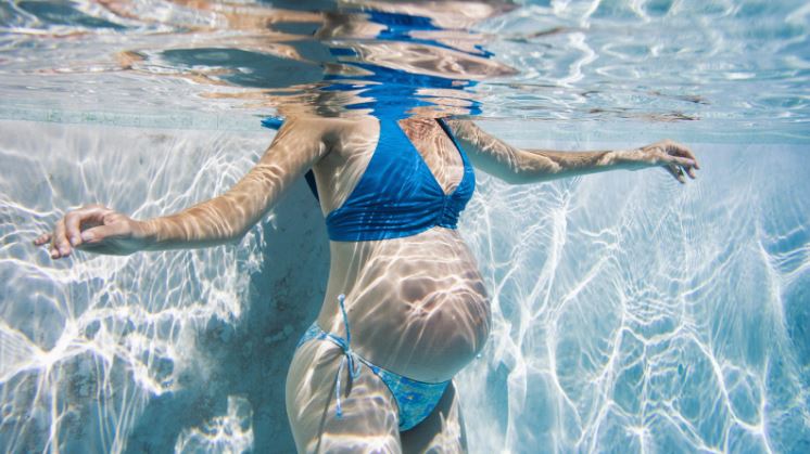 Плавання в басейні корисно під час вагітності