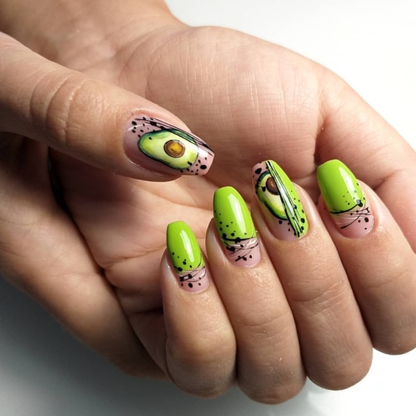Дизайн нігтів з авокадо 