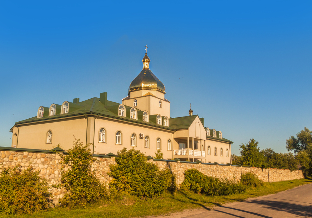 Петропавловский монастырь в селе Свитязь