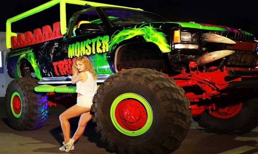 Как отметить праздник: Monster Truck