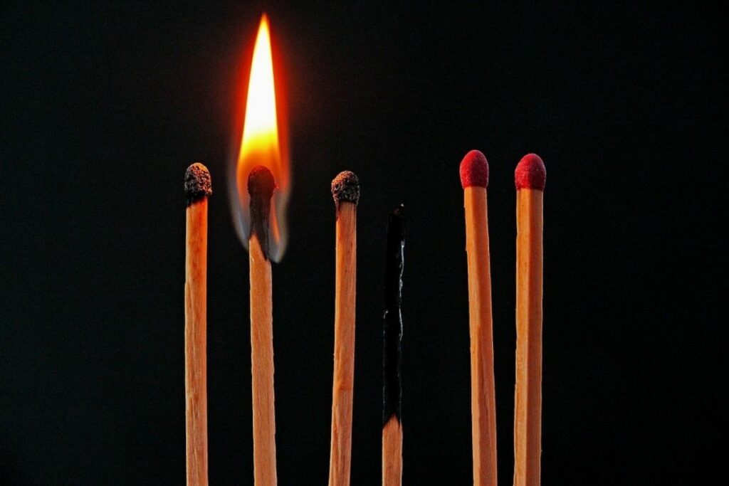 Выгорание — не только метафора, а и попытка точно описать состояние истощения