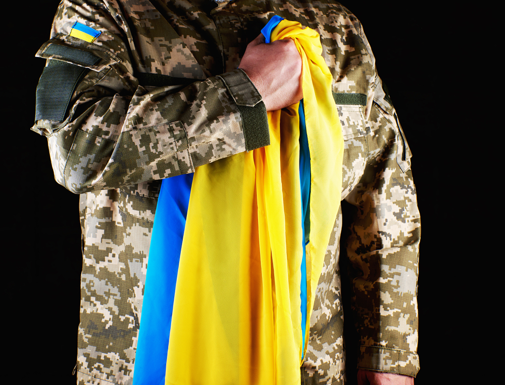Що подарувати на 14 жовтня: ідеї подарунків захисникам та захисницям України