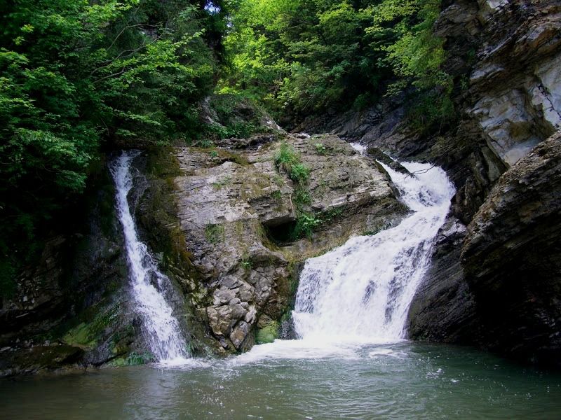 Смугарские каскады самые красивые среди водопадов Буковины