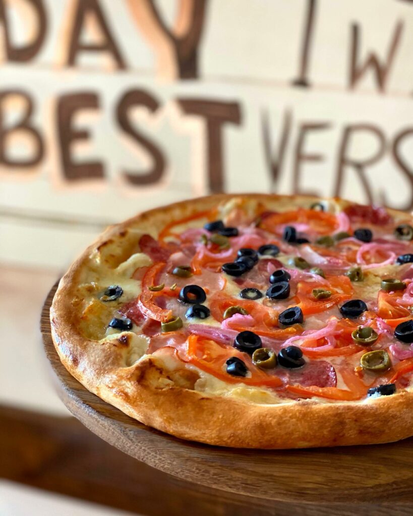 Итальянская пицца в TortiLa Cafe