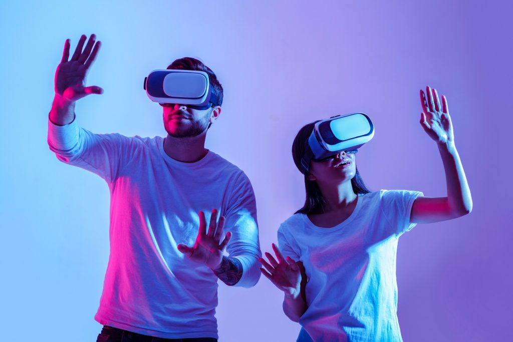 пойти в клуб виртуальной реальности