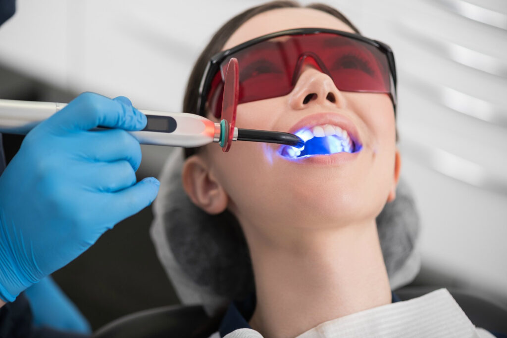 Как отбелить зубы: самые эффективные способы