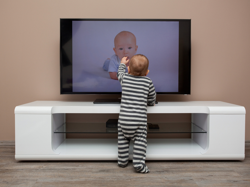 Батьківський контроль на телевізорі