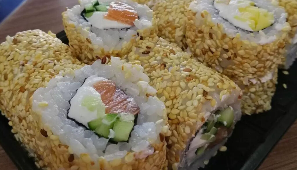 Доставка вкусных роллов в Днепре от «Sushi for you»