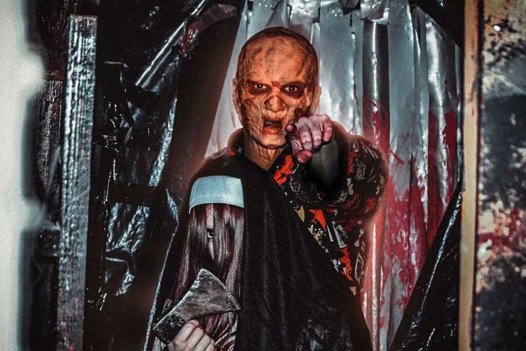 Хоррор хэллоуинское шоу в квеструме «Инсомания» в Киеве