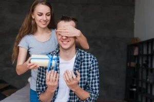 Что подарить парню на день рождения: 20+ идей