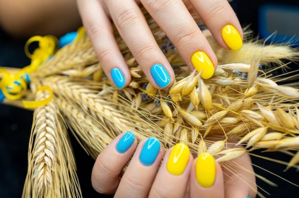 Патріотичний манікюр: ідеї дизайну нігтів в українському стилі
