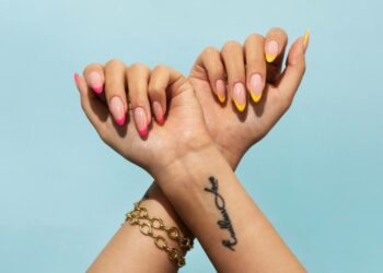 Модний літній манікюр 2024: яскраві ідеї дизайну нігтів з фото