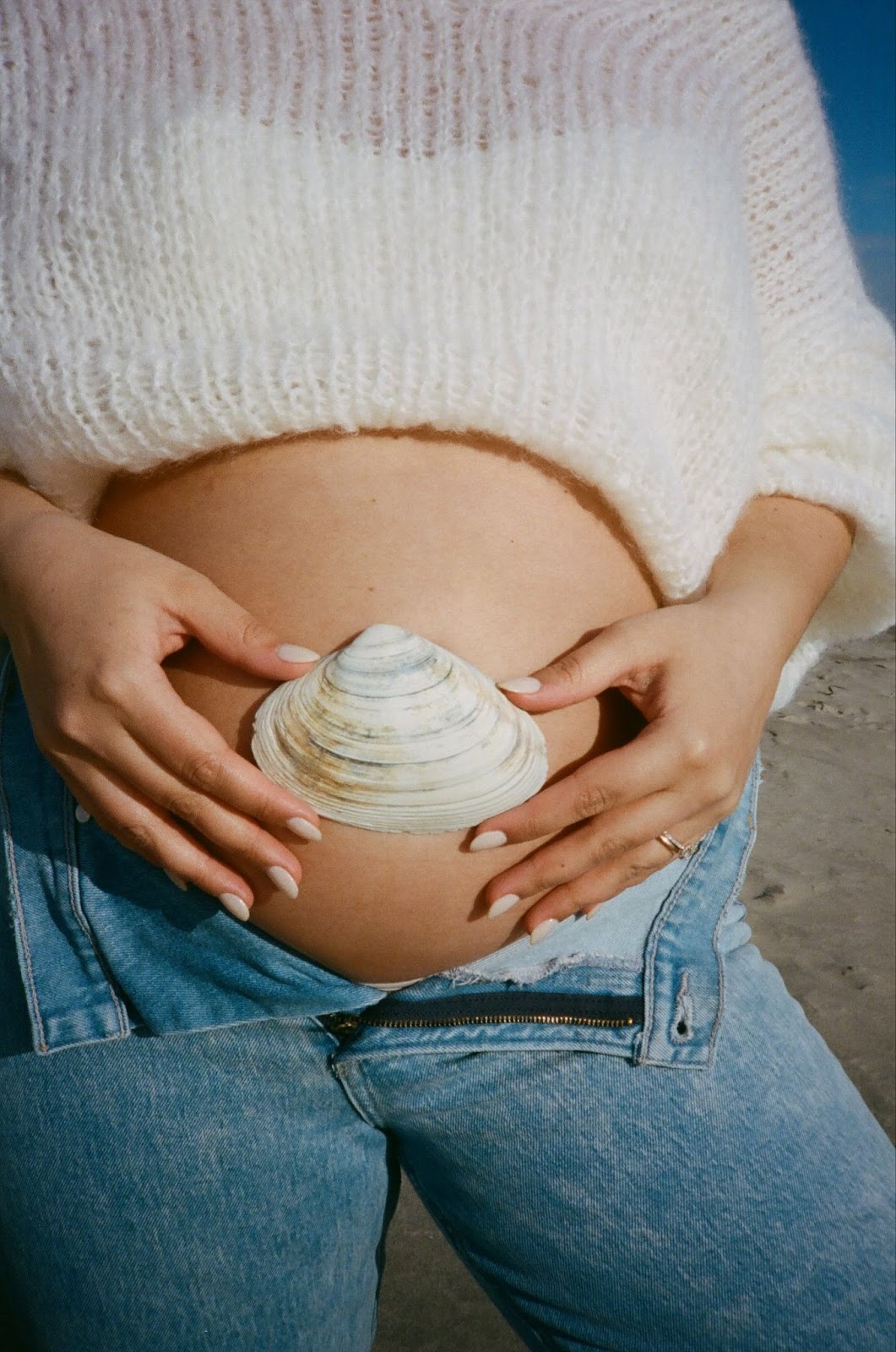 Простые позы для фото беремменности