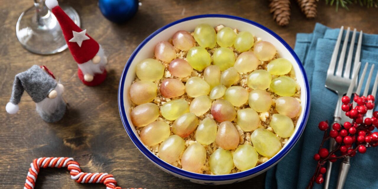 Салат «Тіффані» з виноградом та куркою приготувати на Новий рік