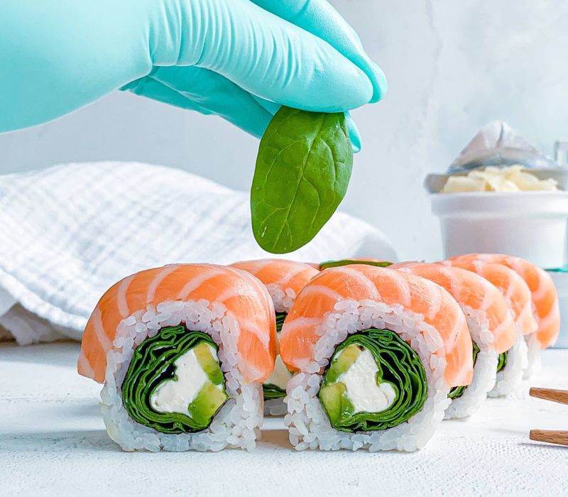 Служба доставки суши «Им рыбу и худую»